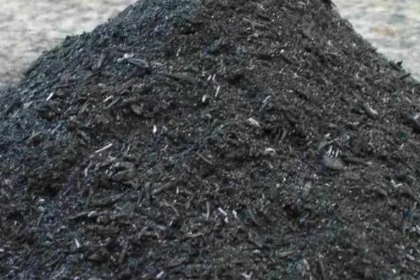 猪圈用什么东西消毒杀菌,可使用草木灰、漂白粉、生石灰等物质