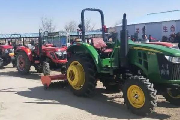 新购大中型拖拉机如何磨合与维护，启动发动机后要怠速运转5分钟