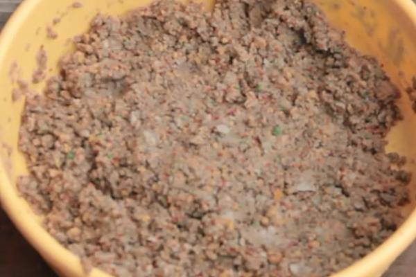 鲤鱼夏季喜欢吃哪种饵料，对带有香甜味的谷物更感兴趣