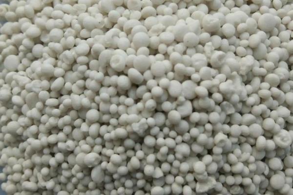 三种常用的磷肥特性，分为水溶性磷肥、弱酸溶性磷肥和难镕性磷肥