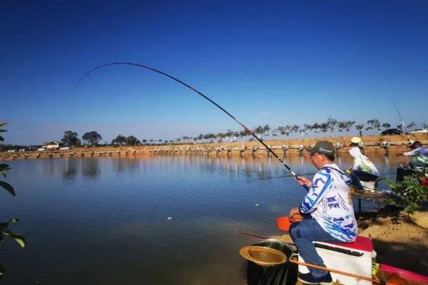 草鱼春季开口时间，3月份即可开口