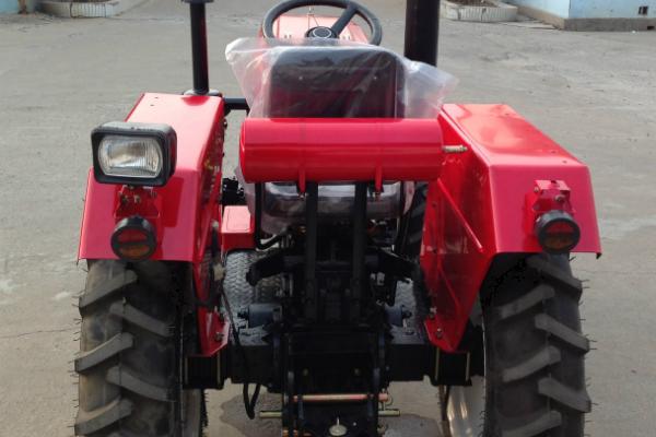 拖拉机的使用和维护,检查发动机有无漏水、漏油和漏气现象