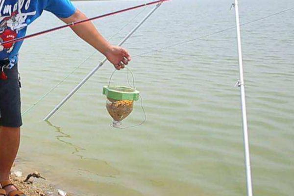 打窝竿是什么，是抛窝料的时候需要用到的一种工具