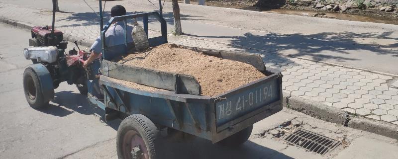 关于拖拉机的行车知识