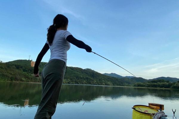 钓鳡鱼的方法，所用饵料不同垂钓方式也不同