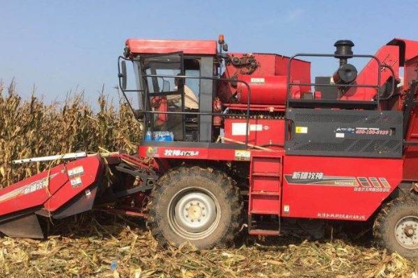 使用玉米自动脱粒机要注意什么,连续作业的时间不能过长