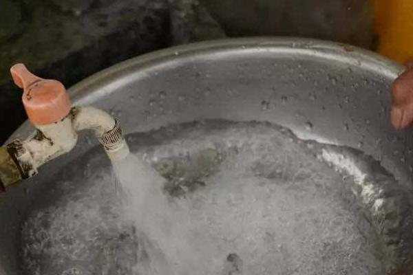 自来水放一夜能去氯吗，至少需要1-3天的时间