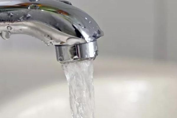 自来水放一夜能去氯吗，至少需要1-3天的时间