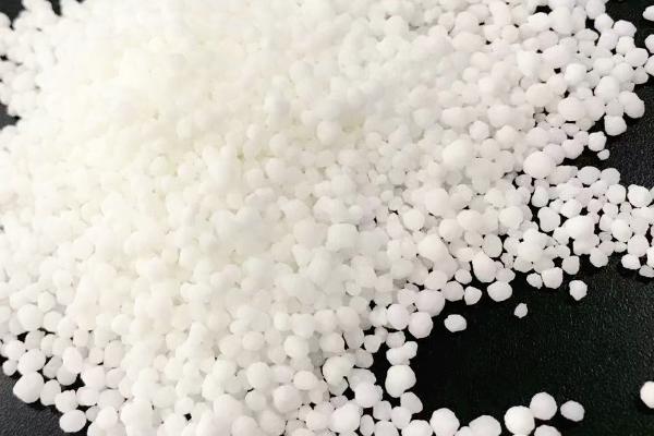 农用硝酸铵钙有什么作用，可改良酸性土壤、促进根茎叶的生长