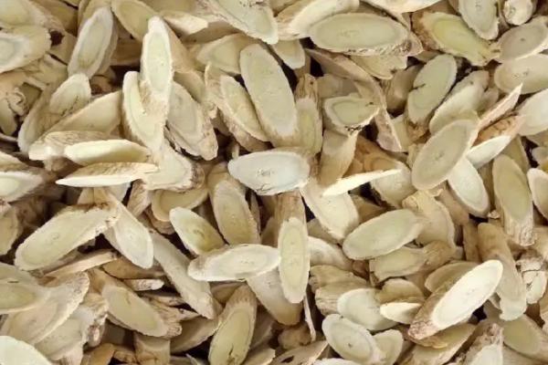 哪些药材适合在沙地种植，人参、贝母、黄芪、射干等品种可在沙地种植