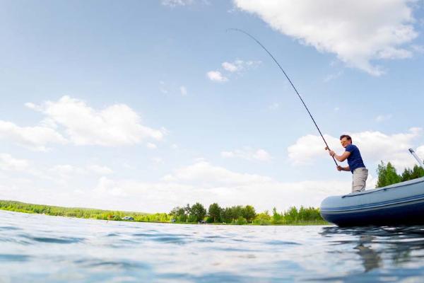 海竿怎么挂钩和铅坠,首先要准备好海竿、主线和鱼钩
