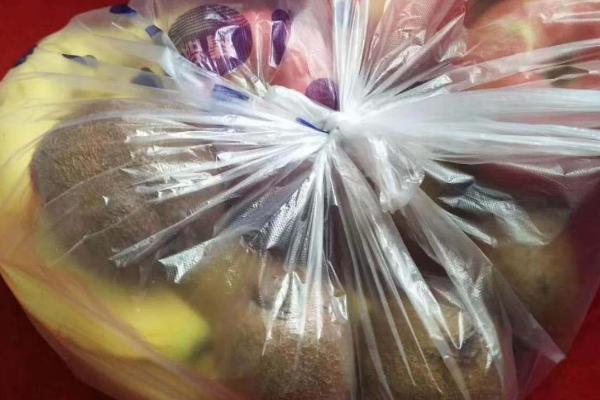 猕猴桃能放几天，与储藏方式、自身成熟度和存放温度有关