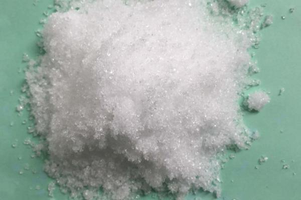 磷酸二氢钾的用途，可作为缓冲剂、培养剂和肥料使用
