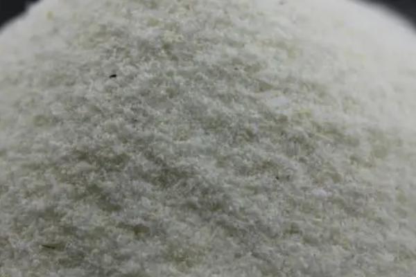鲢鳙饵料加不加拉丝粉，可以加但是不能过量