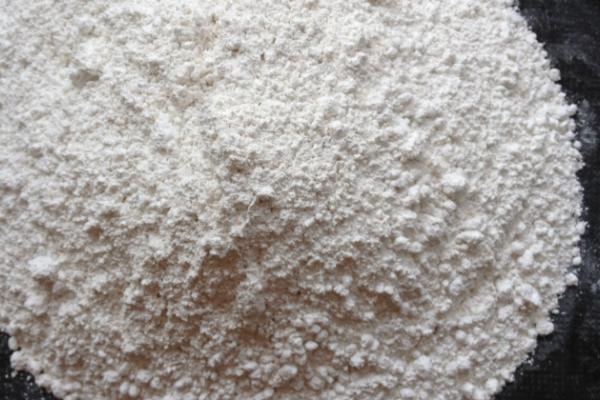 用什么药防治平菇病虫害，可用硫磺蒸熏菇房