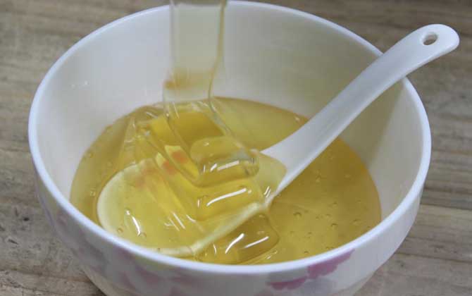 荔枝蜜是什么颜色的