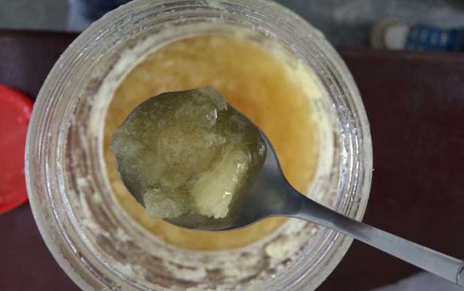 怎样区分喂白糖的蜂蜜