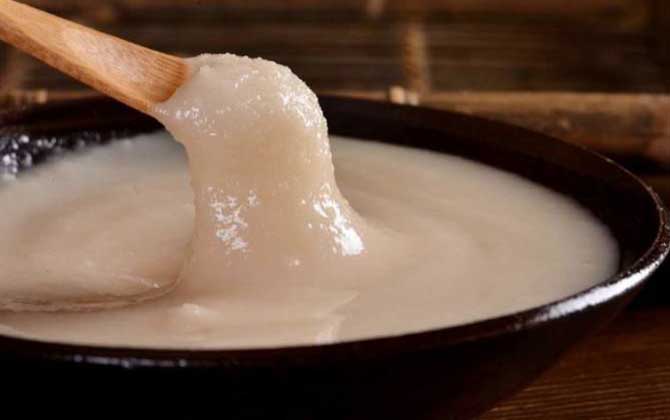 固体蜂蜜怎么变回液体非常简单，提高环境温度自然就会恢复