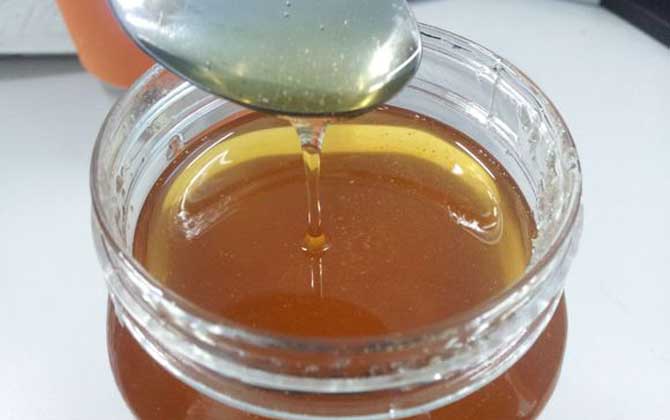 百花蜜和土蜂蜜哪个更好无法比较，土蜂蜜实际上也是百花蜜