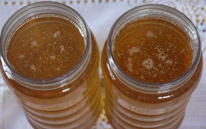 百花蜜和洋槐蜜哪个好没有肯定的答案，土蜂蜜也是百花蜜