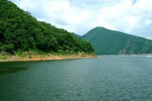 虾塘浓绿水怎么调清,要定期进行循环活水