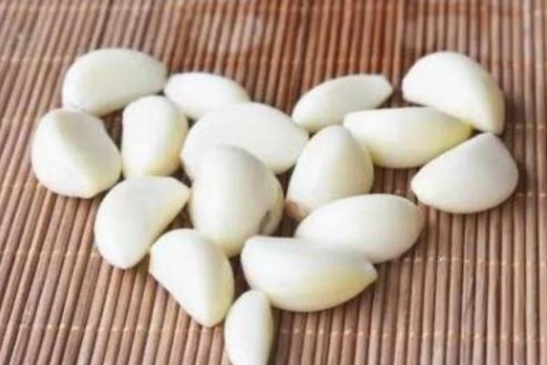 如何管理大蒜返青期