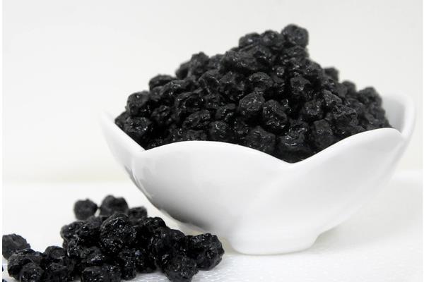 如何选择优质蓝莓？吃蓝莓有什么效果