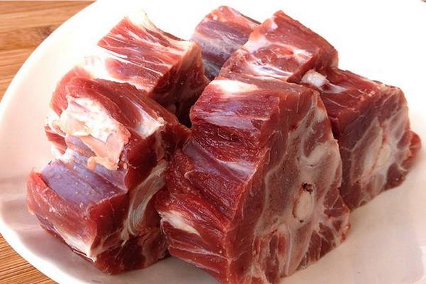 羊蝎子是羊的哪一部分？羊蝎子和羊排有什么区别