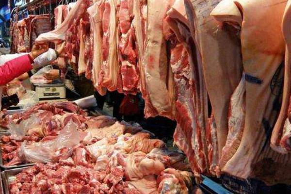 许多农村人喜欢做腊肉，做腊肉时一斤肉需要多少盐